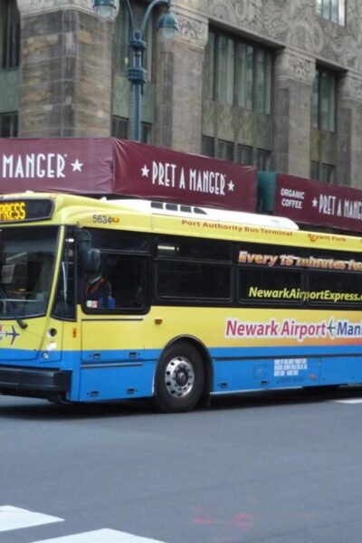 Manhattan: Bus Transfer from/to Newark Airport