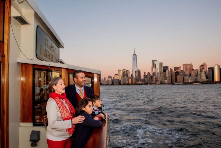 Manhattan: Statue and Skyline Cruise Aboard a Luxury Yacht - Should you book this Manhattan Statue and Skyline Cruise?