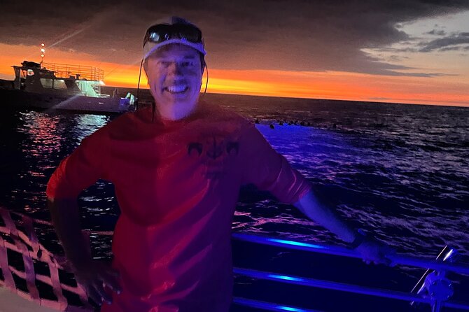 Manta Ray Night Snorkel in Kona - How the manta ray feeding lights work, and why the crew is strict