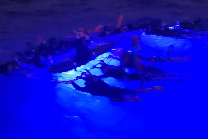 Manta Ray Night Snorkel in Kona - Snorkeling flow: sunset cruise, cove time, then warm rinse