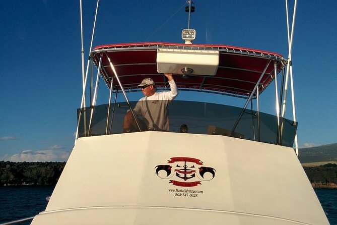 Manta Ray Night Snorkel in Kona - Group size and the “snug boat” reality