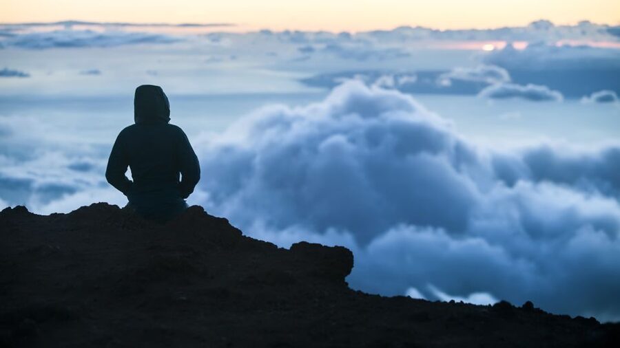 Maui: Haleakala National Park Sunrise Tour - Summit time: cold hands, strong wind, and the view