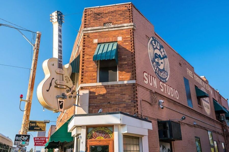 Memphis: City Tour with Optional Sun Studios & Riverboat - Upgrading to a Mississippi paddlewheel cruise: views plus stories