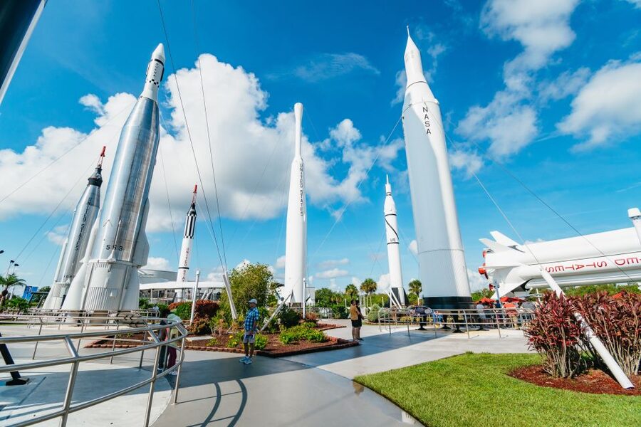 Merritt Island: Kennedy Space Center Visitor Complex Ticket - Apollo/Saturn V Center by KSC Bus Tour: The Big Rocket Deep Cut