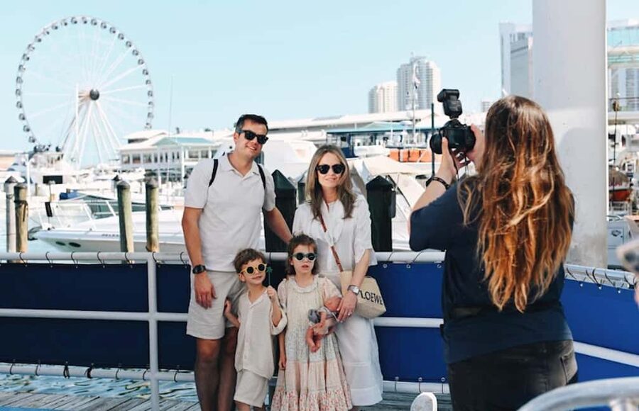 Miami: Biscayne Bay Millionaire's Homes Sightseeing Cruise - Yacht comfort: climate-controlled main level or open-air top deck