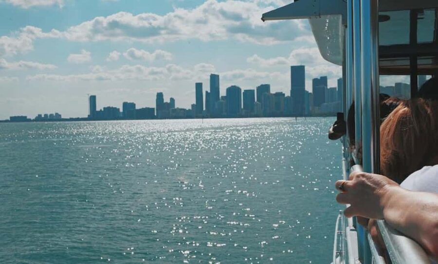 Miami: Biscayne Bay Millionaire's Homes Sightseeing Cruise - Port of Miami and Downtown Miami: the last stretch feels like a city finale