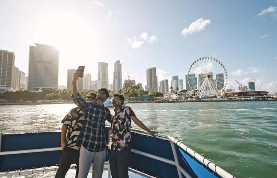 Miami: Biscayne Bay Millionaire's Homes Sightseeing Cruise - Who should book this cruise, and who should skip it