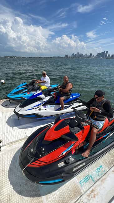 Miami: Jet Ski Rental in Biscayne Bay - The Riding Zone: Where Speed Becomes the Point
