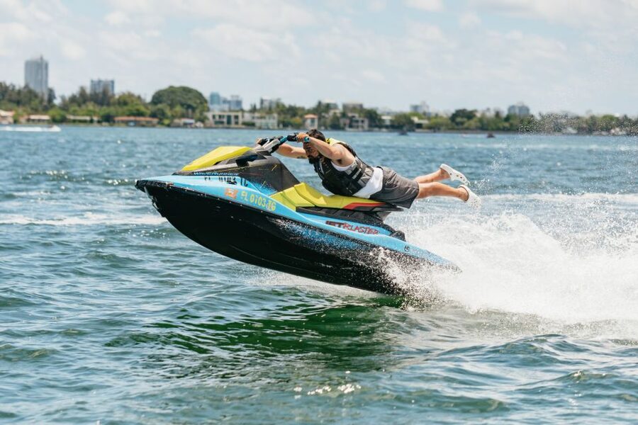 Miami: Jet Ski Rental in Biscayne Bay - Safety, Weight Limits, and the Florida Boating License Reality Check