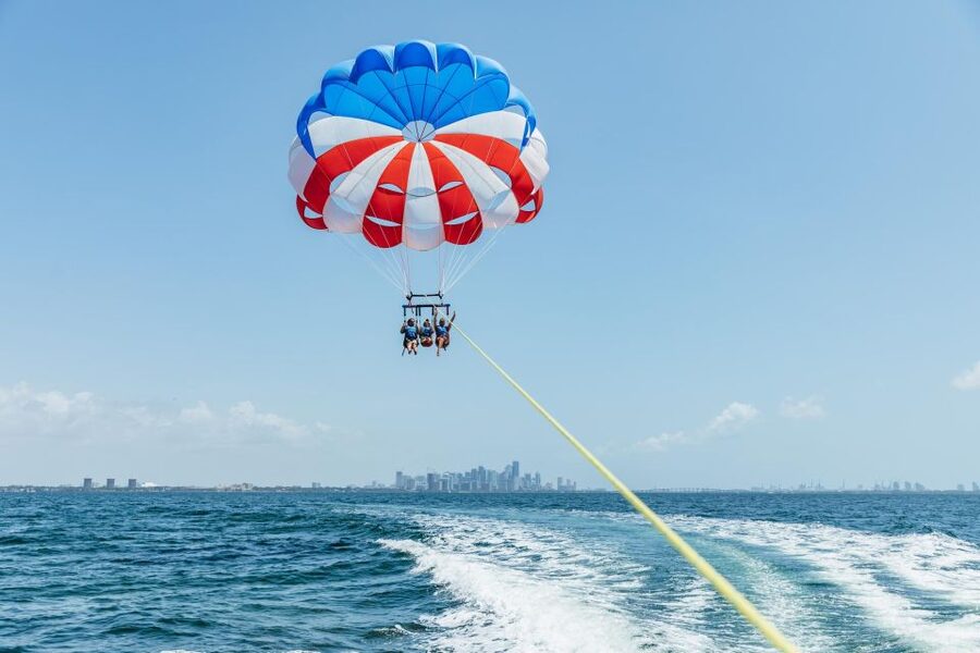 Miami: Parasailing Experience in Biscayne Bay - Pier 9 at Dinner Key Marina: what the first 20 minutes feel like