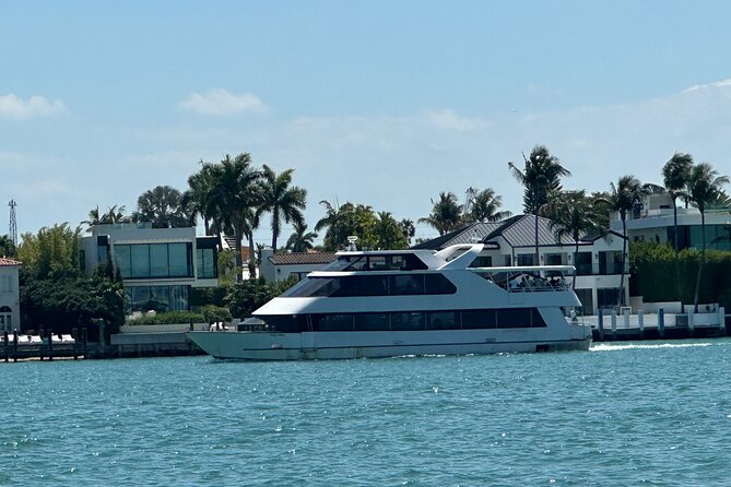 Miami Skyline Boat Cruise Past Millionaire's Homes Optional Stop - Quick hits before you go