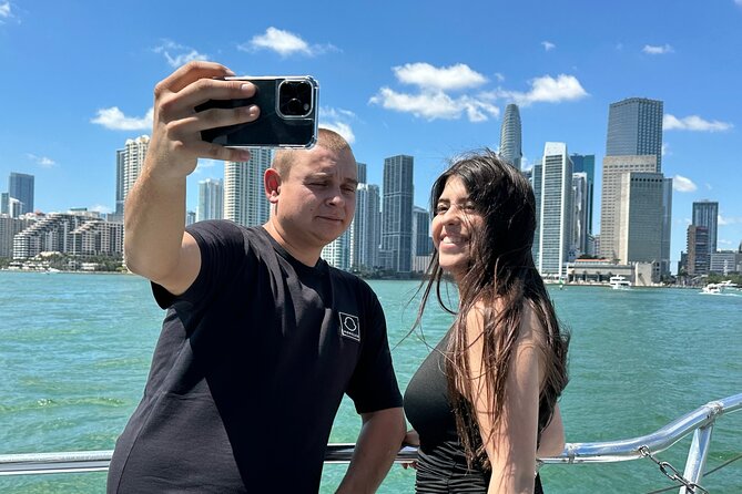 Miami Skyline Boat Cruise Past Millionaire's Homes Optional Stop - Seating, visibility, and the check-in clock that matters