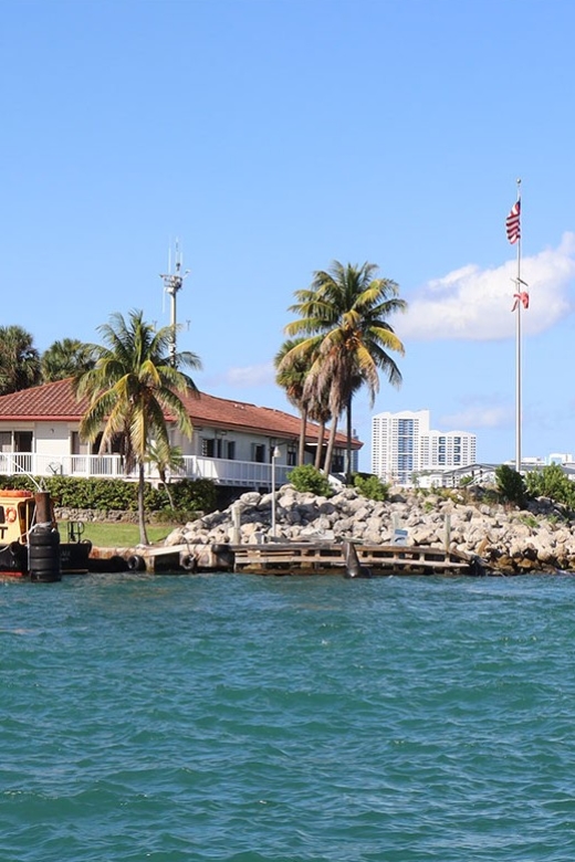 Miami Skyline Cruise of Millionaire Homes - What You See During the Ride, From Downtown to the Islands