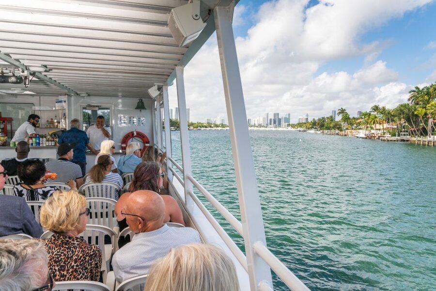 Miami: The Original Millionaire’s Row Cruise - The narration: why the guide makes the tour