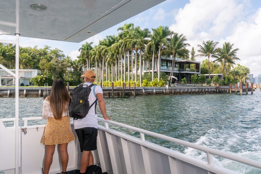 Miami: The Original Millionaire’s Row Cruise - Snacks and drinks onboard: easy, not a meal replacement