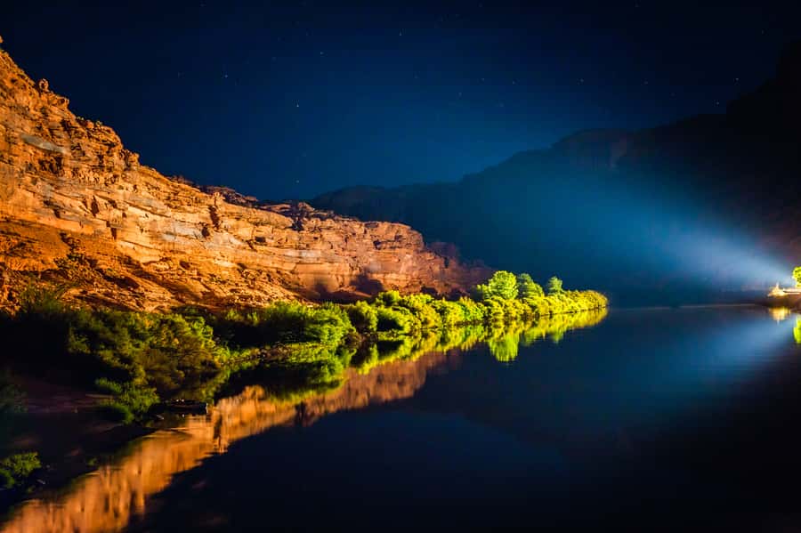 Moab: Colorado River Dinner Cruise with Music and Light Show - A 3-hour Moab Night: Dinner Cruise Plus Sound-and-Light Show