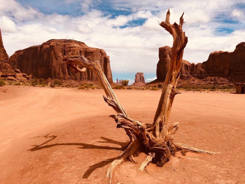 Monument Valley: 3-Hour Sunrise Tour with Navajo Guide - Totem Pole sunrise, timed so the valley changes color fast