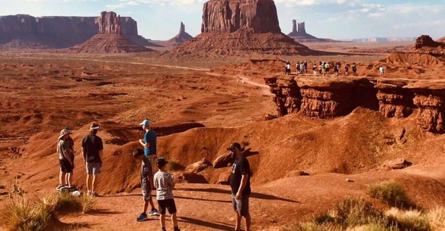 Monument Valley: Backcountry Jeep Tour with Navajo Guide - The 150-minute route: major stops and why each one matters
