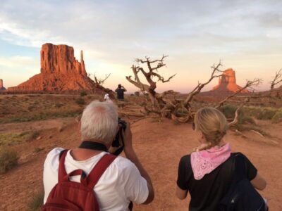 Monument Valley: Backcountry Jeep Tour with Navajo Guide