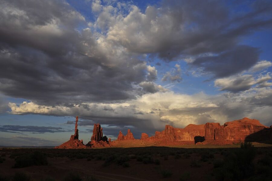 Monument Valley: Guided Sunset Tour - Meeting the guide and getting your seat for sunset
