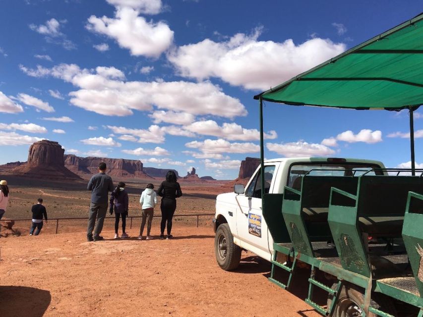 Monument Valley: Highlights Tour with Backcountry Access - In the Vehicle: Small-Group Size, Open-Air Views, and Photo-Friendly Stops
