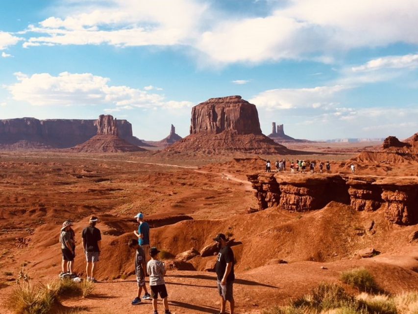 Monument Valley: Highlights Tour with Backcountry Access - Getting Oriented: Pickup Spot and the Utah Time Detail