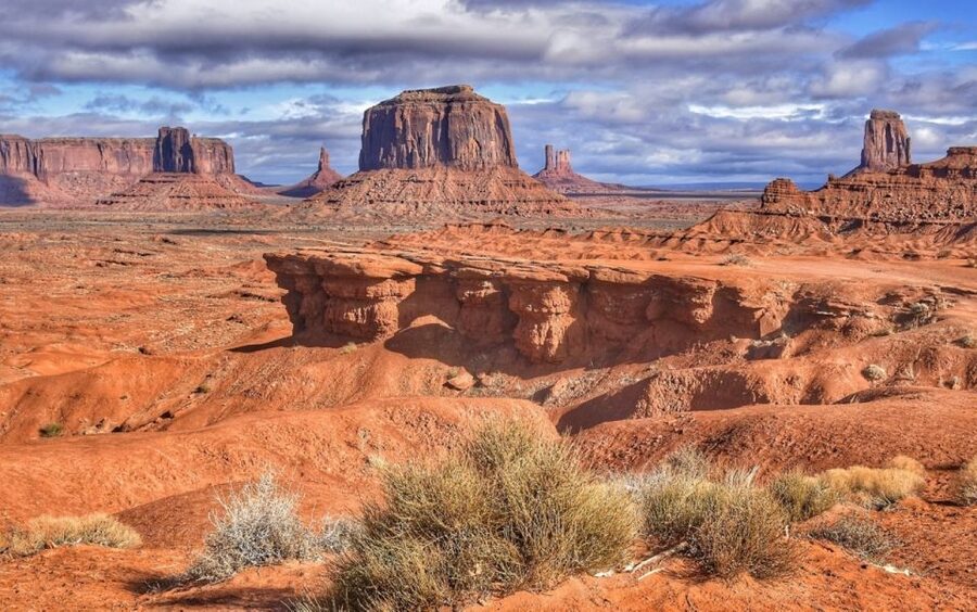 Monument Valley: Scenic 1.5-Hour Tour - North Window Overlook: framing the valley when the light is right