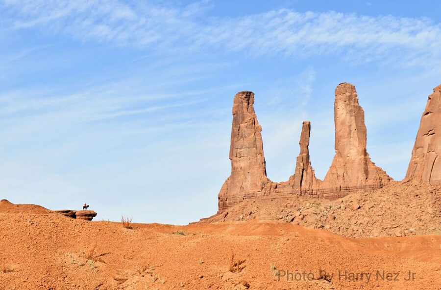 Monument Valley: Scenic 2.5-Hour Guided Tour - The Eagle-Eye hogan arch and the Eye of the Sun moment