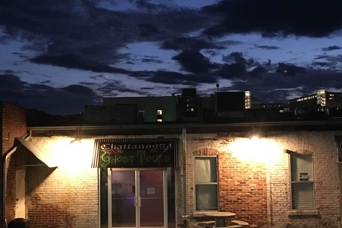 Murder & Mayhem Haunted History Walking Tour - Comfort, weather, and what to wear for a 1 hour 35 minute night