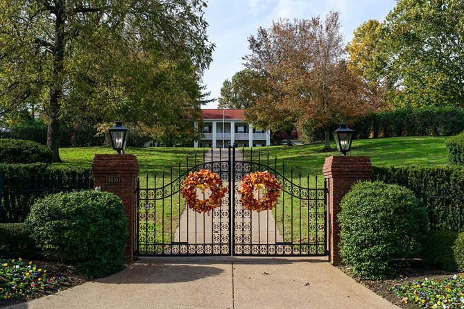Nashville "Homes Of The Stars" Narrated Bus Tour with 30+ Celebrity Homes - Landmarks From the Road: Capitol, Fort Nashborough, Ryman
