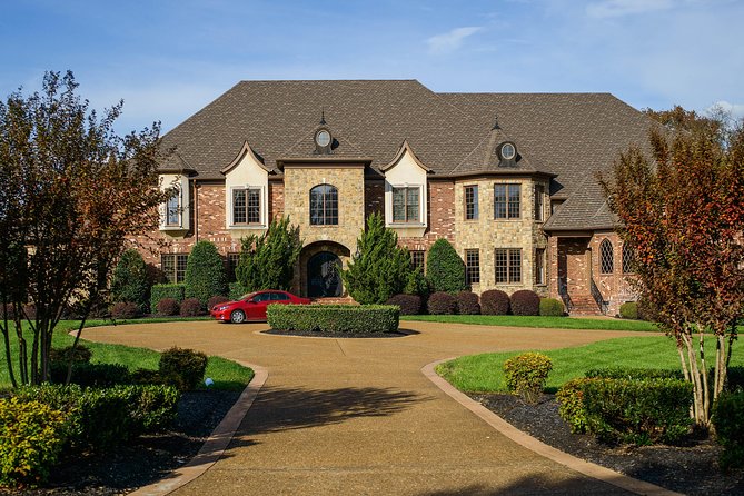 Nashville "Homes Of The Stars" Narrated Bus Tour with 30+ Celebrity Homes - The Guide Makes the Difference, Glen, Ed, and the Humor Factor