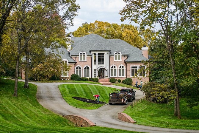 Nashville "Homes Of The Stars" Narrated Bus Tour with 30+ Celebrity Homes - The 30-Plus Celebrity Homes Part, What You Actually See