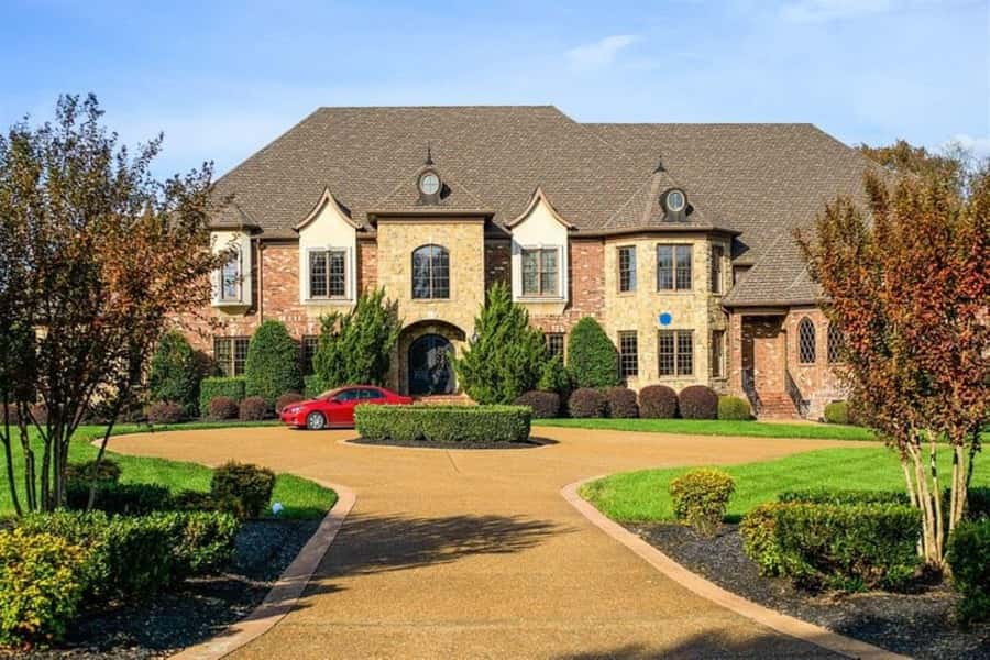 Nashville: Homes of the Stars Narrated Bus Tour - The Route Experience: Downtown Views and Neighborhood Driving