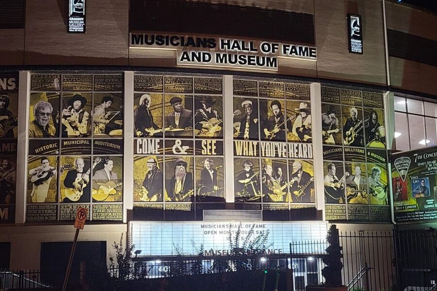 Nashville: Music City Nighttime Trolley Tour - How the performer-guide turns history into something you can sing