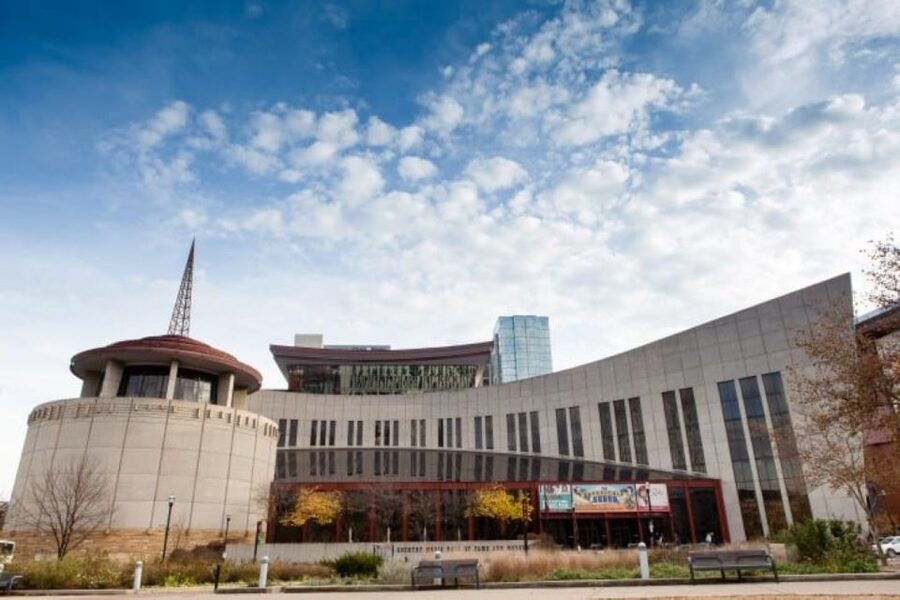 Nashville: RCA Studio B & Country Music Hall of Fame Combo - Choosing this combo: who will love it most