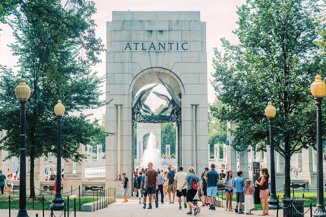 National Mall Tour with 10+ Stops, Boat Cruise, Entry Tickets - The season split: Jefferson Memorial in winter, Potomac cruise in spring and summer