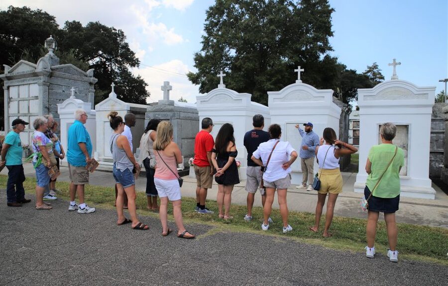 New Orleans: 2-Hour 15-Minute City and Cemetery Tour by Bus - French Quarter stops that work even when time is short
