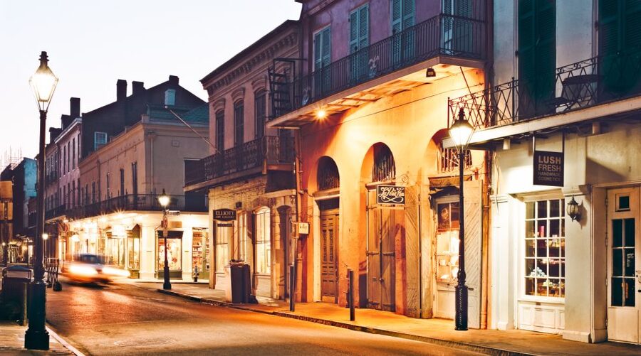 New Orleans: 2-Hour Ghosts & Vampires Walking Tour - Who this tour suits best