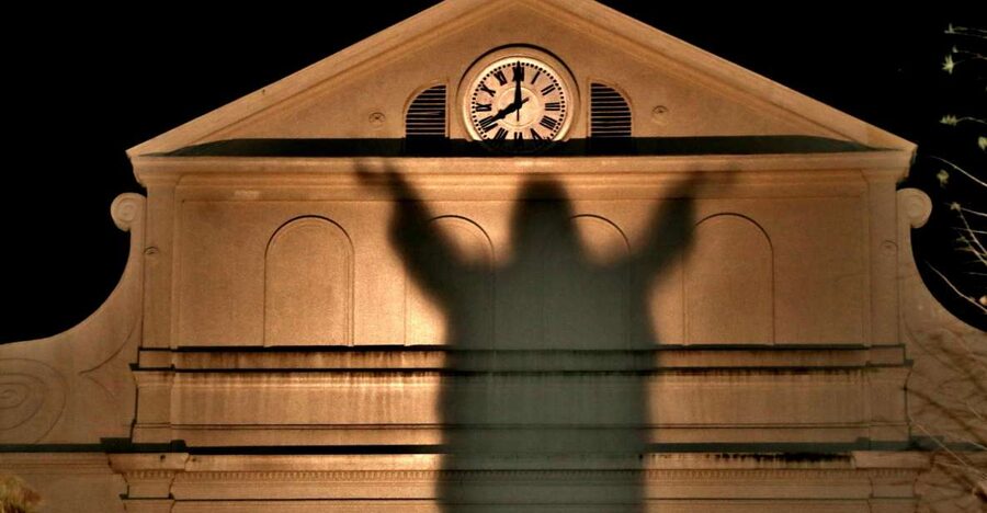 New Orleans: 5 in 1 Ghost & Mystery Evening Tour - The 5-in-1 Mix: Ghosts, Voodoo, Vampires, and Mysteries in One Storyline