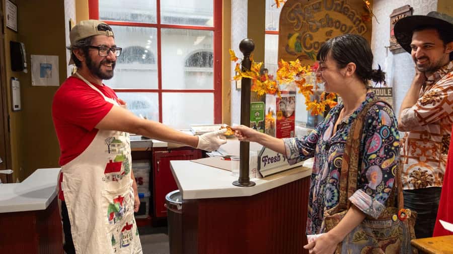 New Orleans: Beloved Bites & Famous Dishes Food Tour - Meet at Jackson Square, then eat your way into the Quarter