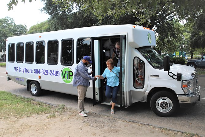 New Orleans City and Cemetery 2-Hour Bus Tour - Garden District Mansions, Celebrity Whispers, and Oak-Lined Streets