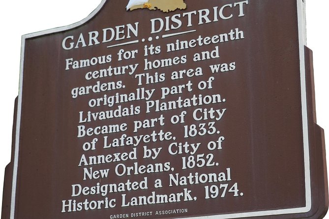 New Orleans City and Cemetery 2-Hour Bus Tour - Passing the Superdome, Learning a Cemetery Twist, and Spotting Famous Markets
