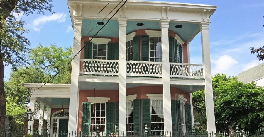 New Orleans: City & Cemetery Tour by Air-Conditioned Minibus - A 3-hour overview that helps you plan the rest of your New Orleans days