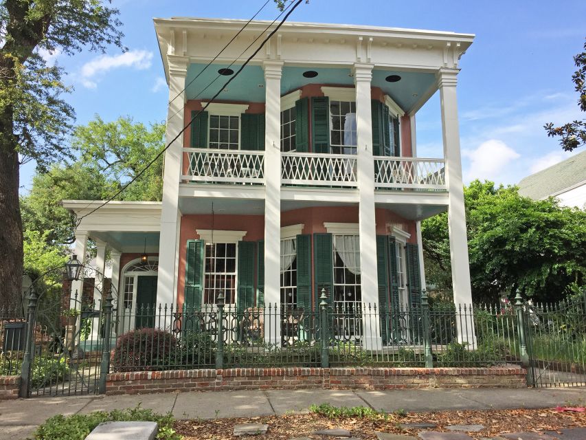 New Orleans: City & Cemetery Tour by Air-Conditioned Minibus - French Quarter highlights: Jackson Square, St Louis Cathedral, and the Cabildo
