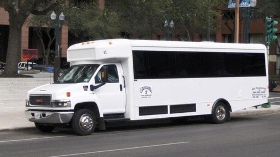 New Orleans: City & Cemetery Tour by Air-Conditioned Minibus - Getting picked up fast, then letting the guide do the hard part
