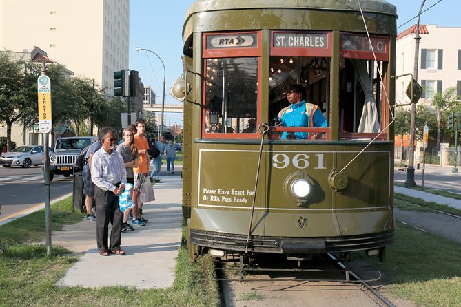 New Orleans City Sightseeing Hop-On Hop-Off Bus Tour - Getting on the bus: where your day starts and how stops work