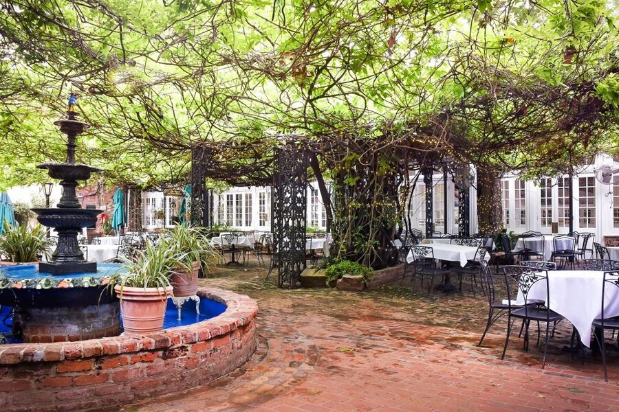 New Orleans: 'Court of Two Sisters' Jazz Brunch Buffet - After 11:30 am, lunch-style dishes that actually feel like New Orleans