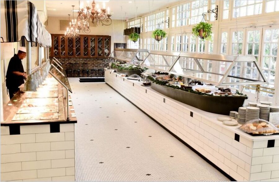 New Orleans: 'Court of Two Sisters' Jazz Brunch Buffet - Courtyard seating, check-in, and how the morning stays relaxed