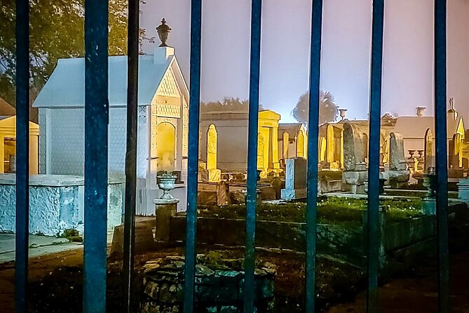 New Orleans: Dead of Night Ghosts and Cemetery Bus Tour - Photographing Paranormal Activity: How to Keep Your Expectations Real