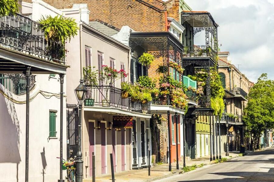 New Orleans: Five-in-One City Walking Tour - How the guide style affects your experience, and why small moments matter